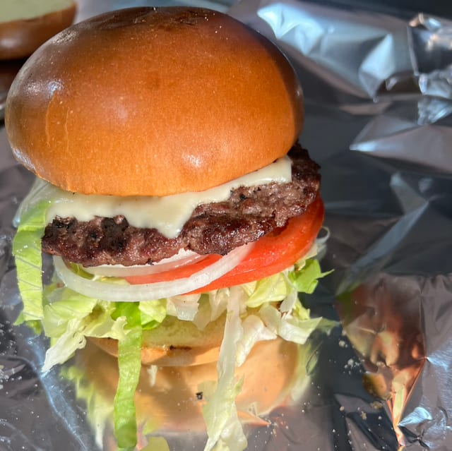 Cheese Burger Deluxe.
